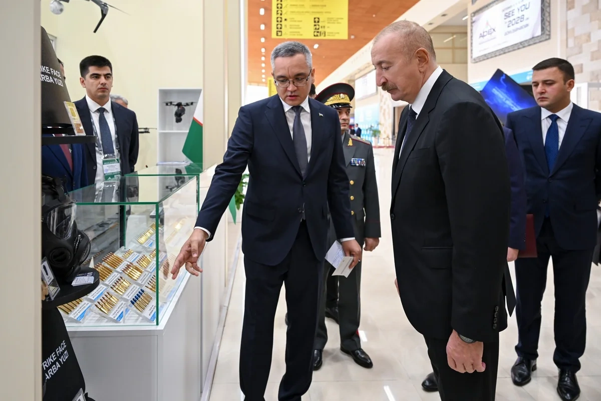 Prezident və xanımı sərgilərlə tanış oldu - FOTOLAR - YENİLƏNİB