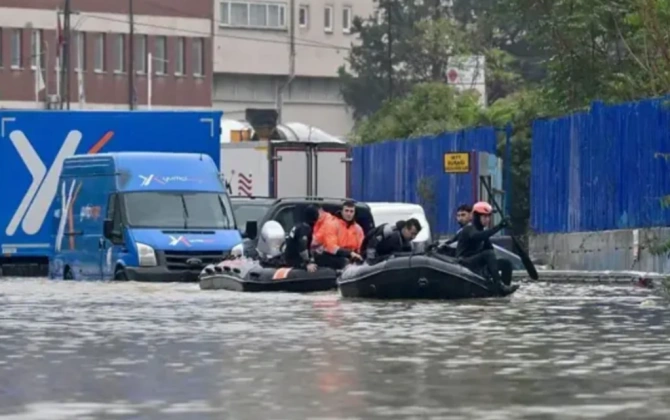 İstanbulda sel nəticəsində köməksiz qalan 3055 nəfər xilas edilib