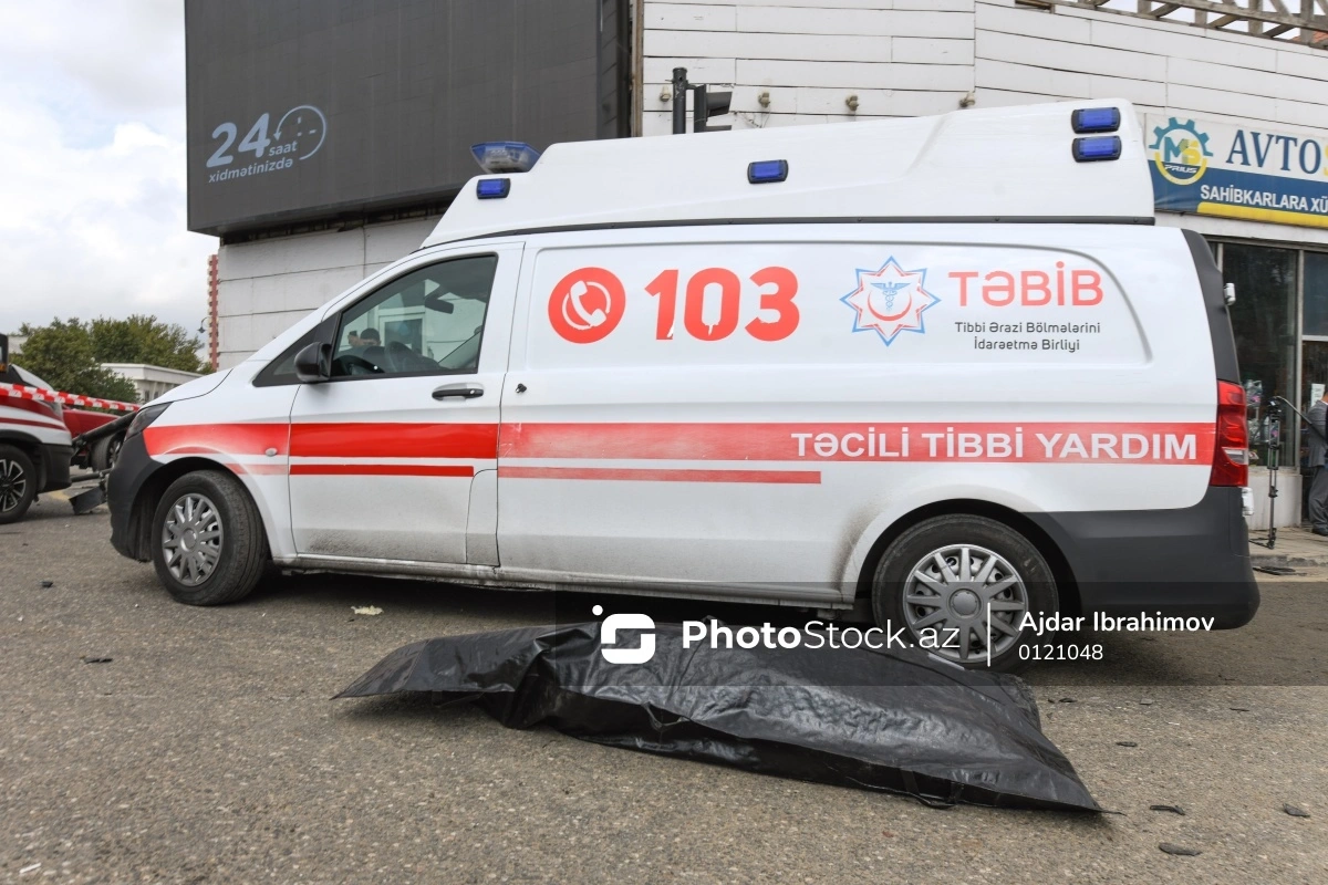 Qəzada valideynlərini itirmiş şəxs: "Xəstəxana qəbul etmədi, atam ambulansda qaldı"