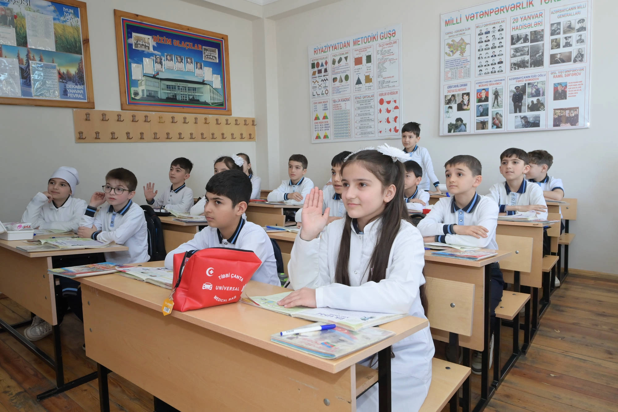 Nazir Qusarda məktəbdə tədris prosesi ilə tanış olub - FOTO