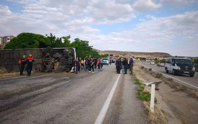 Türkiyədə sərnişin avtobusu aşdı: 41 nəfər xəsarət aldı