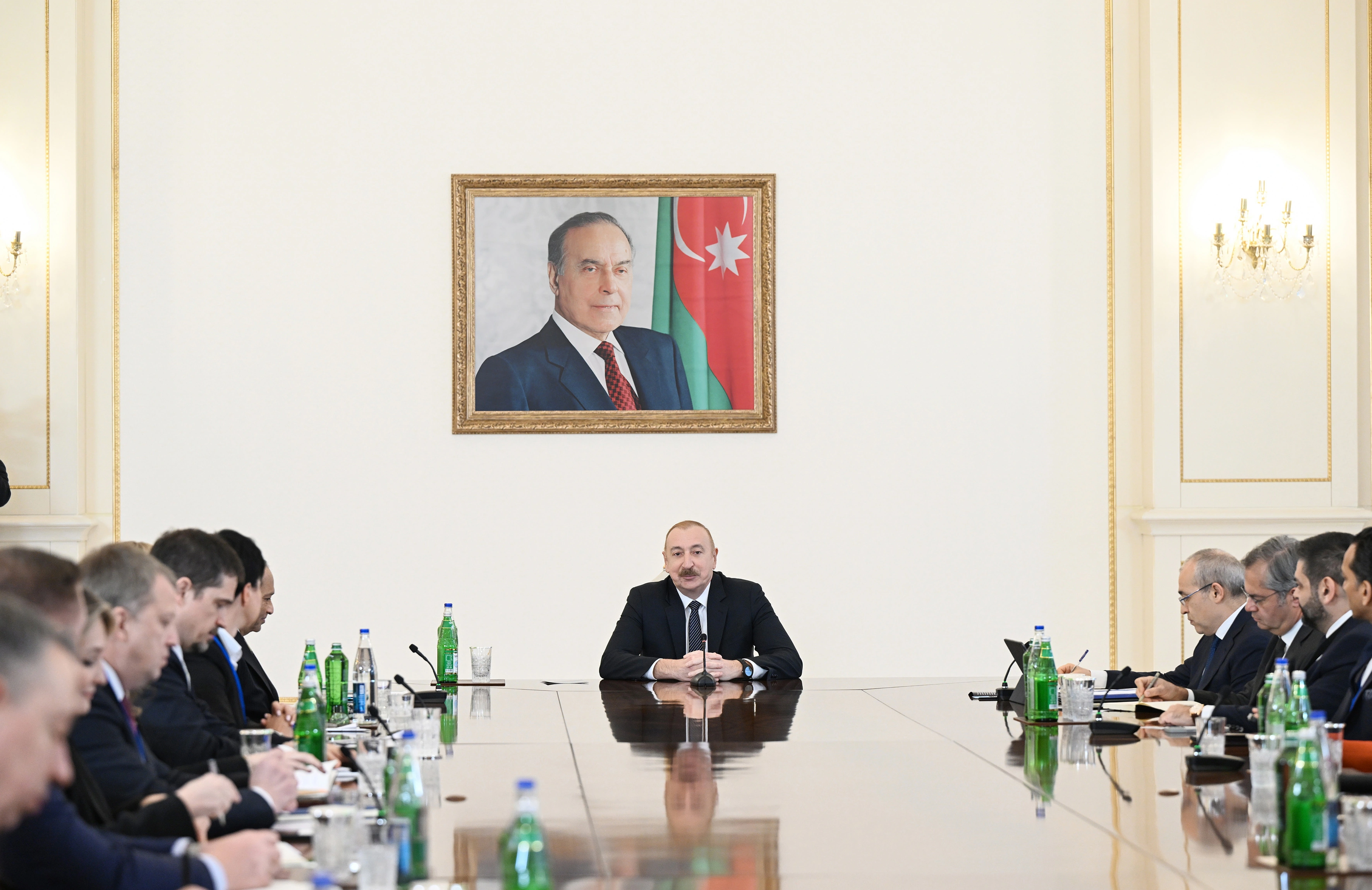 Prezident İlham Əliyev ABŞ Ticarət Palatasının nümayəndə heyətini qəbul etdi - FOTO