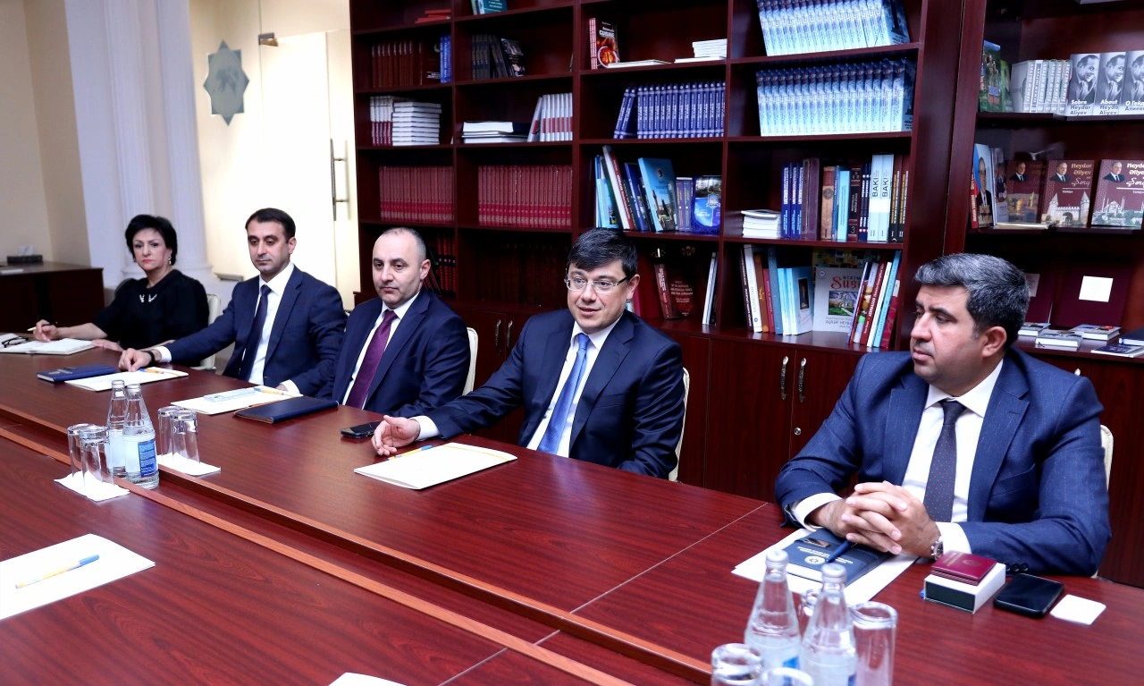 Fuad Muradov Akif Alaferdovaya medalını təqdim etdi - FOTOLAR