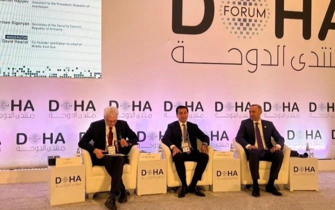 Hikmət Hacıyev Dohada Armen Qriqoryanla müzakirələr apardı - FOTO