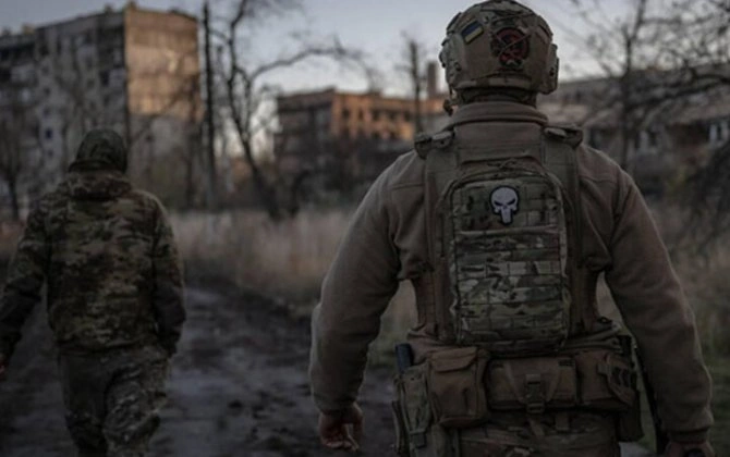 Ukrayna Rusiyada neft terminalı və bazasına hücum etdi