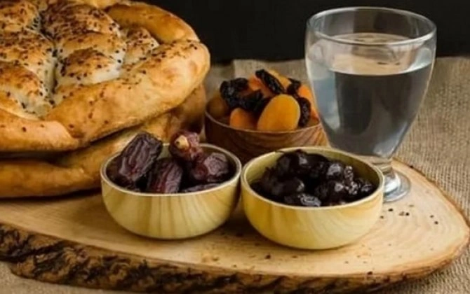 “Oruc zamanı enerjini necə qorumalı?” – Düzgün qidalanmanın sirri