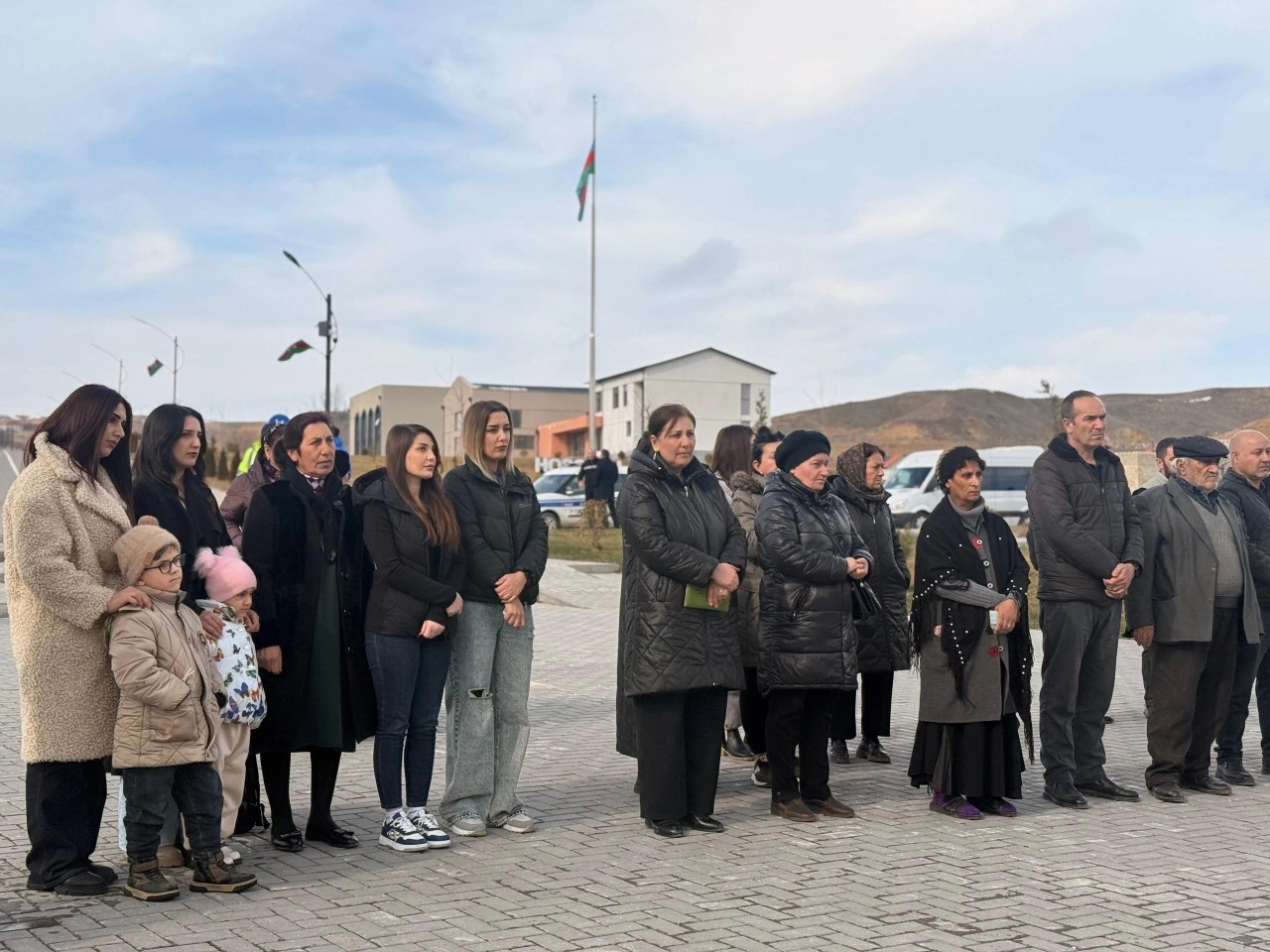 Cəbrayıl rayonunun Horovlu kəndinə çatan ailələrə evlərinin açarları təqdim olundu - FOTO
