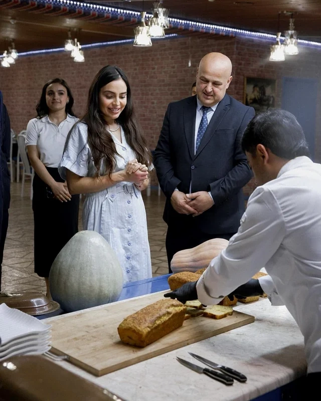 Leyla Əliyeva Lənkəranda "Yaşıl çay" fermer təsərrüfatı ilə tanış olub - FOTO