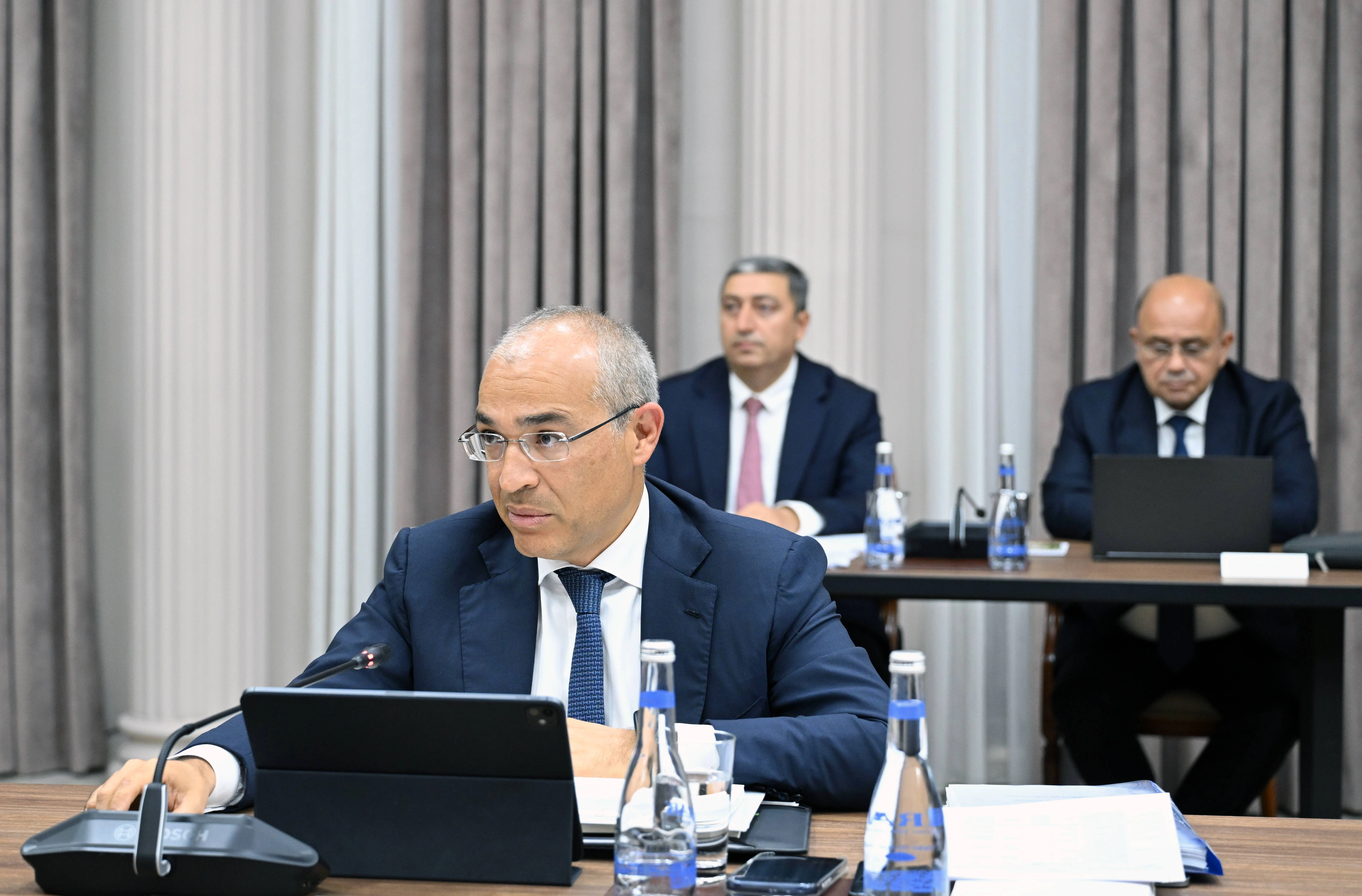 İqtisadi Şuranın iclası keçirildi - FOTO