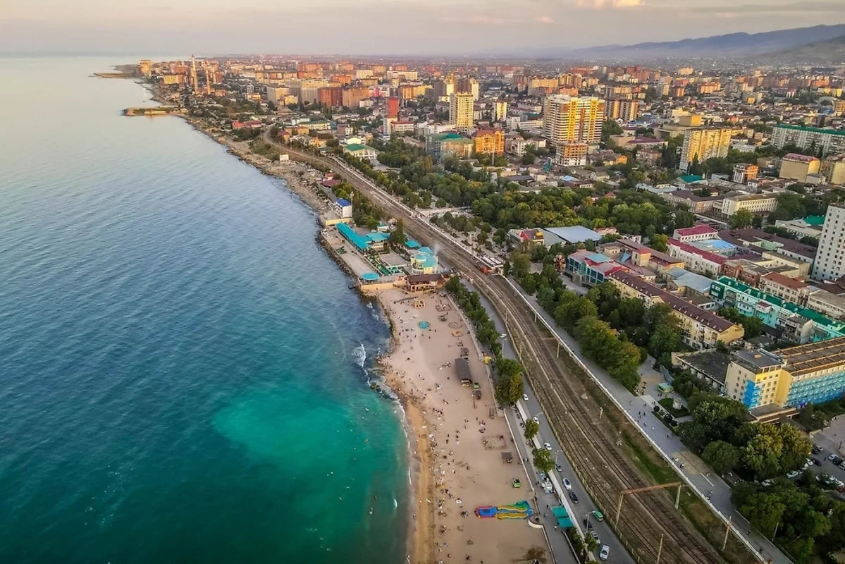 Xəzər dənizindəki adalar materikə birləşdi: Dağıstanın ərazisi genişləndi