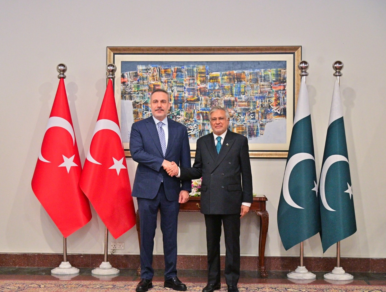 Türkiyə və Pakistan XİN rəhbərləri regional vəziyyəti müzakirə etdilər -YENİLƏNİB + FOTO