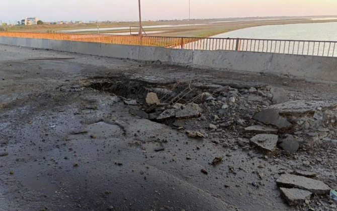 Ukrayna Krımda və Zaporojye vilayətində iki körpüyə zərbə endirib