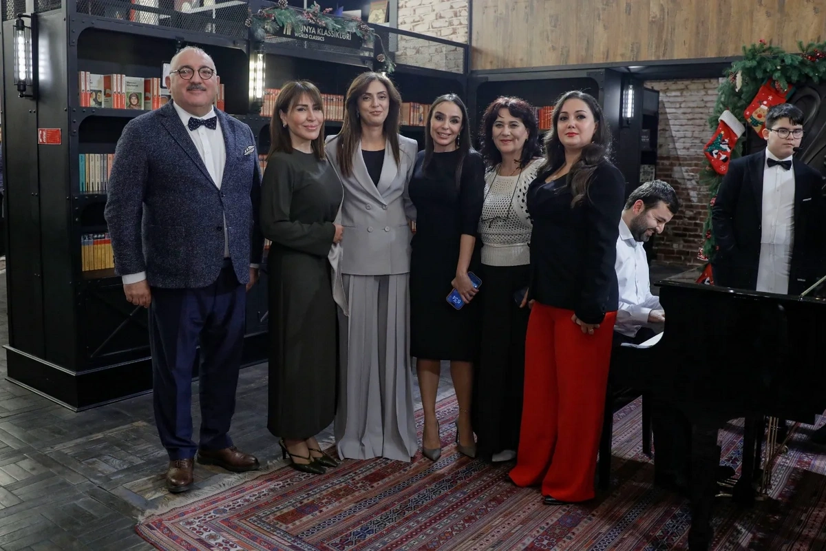 Bakı Kitab Mərkəzində SOCAR-ın dəstəyi ilə hazırlanmış "Qara qızılın sirri" adlı kitabın təqdimatı keçirilib - FOTO