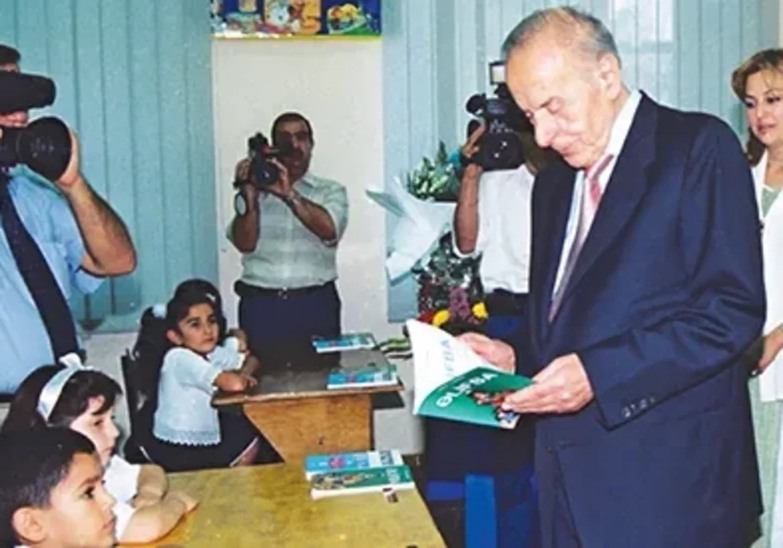 "Mən yer üzündə müəllimdən yüksək ad tanımıram" - Ulu öndərin təhsilə verdiyi müstəsna dəyər - FOTO