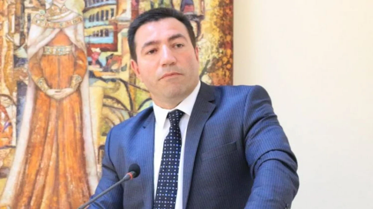 Kliklə başlayan risk: uşaqları kim böyüdür - valideyn, yoxsa sosial media? - ARAŞDIRMA