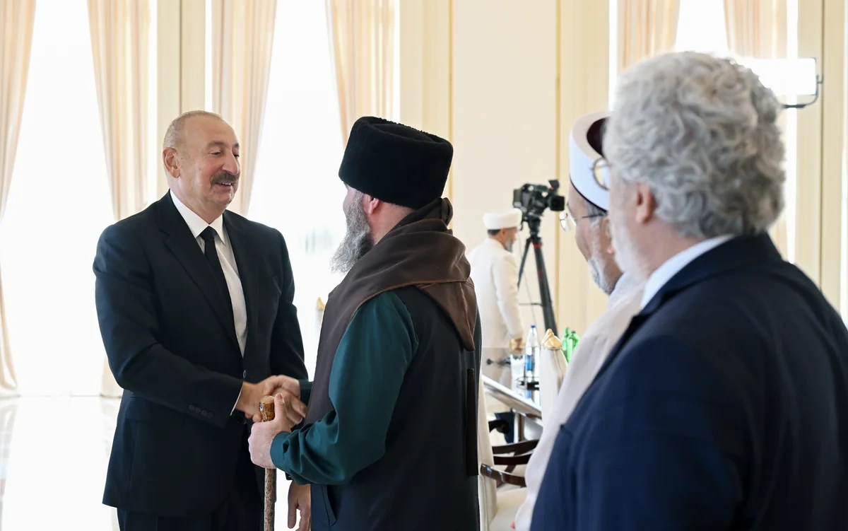 İlham Əliyev Bakıda keçirilən beynəlxalq konfransların iştirakçılarını qəbul etdi - FOTO - YENİLƏNİB