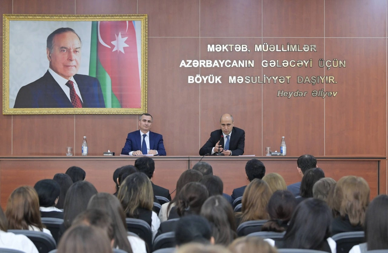 Emin Əmrullayev bir qrup təhsil işçisi ilə görüşdü - FOTOLAR
