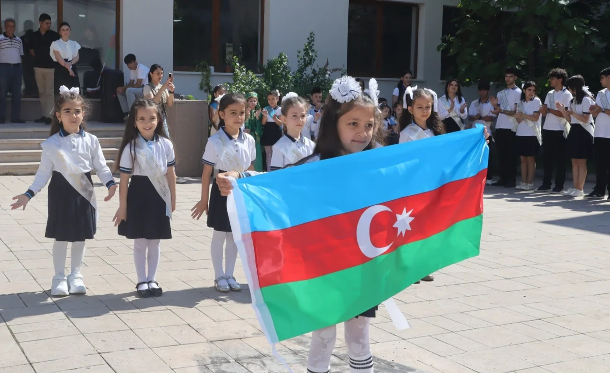 Xankəndi, Xocalı və Ağdərə məktəblərində "Son zəng" çalındı - FOTO