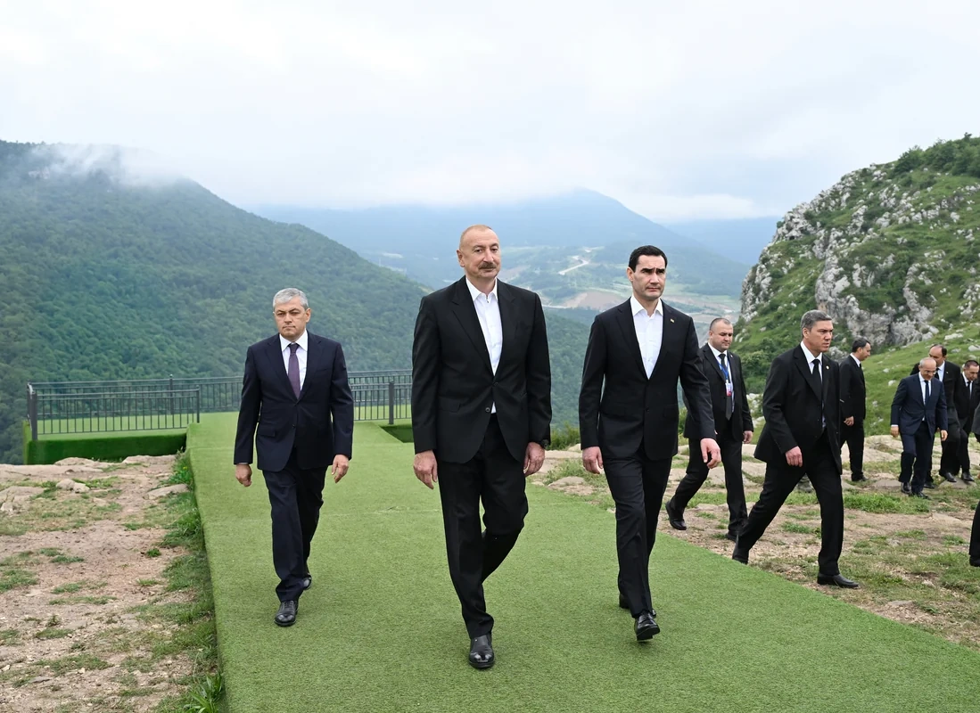 Türkmənistan prezidentinə Qarabağ atı hədiyyə edildi - FOTO