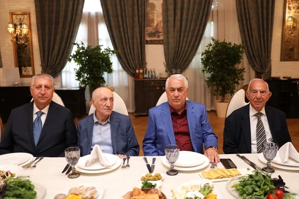 "Şərəfli həyat yolunuz əsl ziyalılığın parlaq nümunəsidir" - YUBİLEY TƏBRİKİ