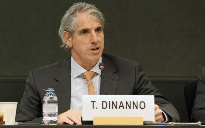 Tomas Dinanno: Çin nüvə silahları ilə bağlı ABŞ-la dialoqdan imtina edib