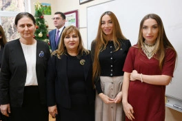 Leyla Əliyeva, Arzu Əliyeva və Alena Əliyeva Bakı şəhəri 5 nömrəli internat tipli xüsusi ümumtəhsil məktəbində olublar - FOTO