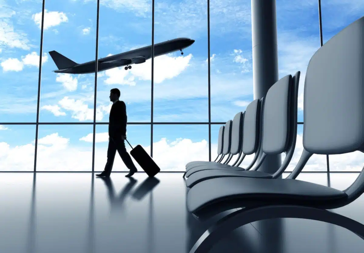 Turistlər hava limanlarında pasportlarını niyə folqaya bükürlər?
