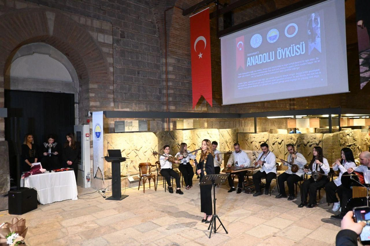 Ankarada "Anadolu öyküsü" rəsm sərgisində Azərbaycan mədəniyyətinə dair əsərlər nümayiş etdirilib - FOTO