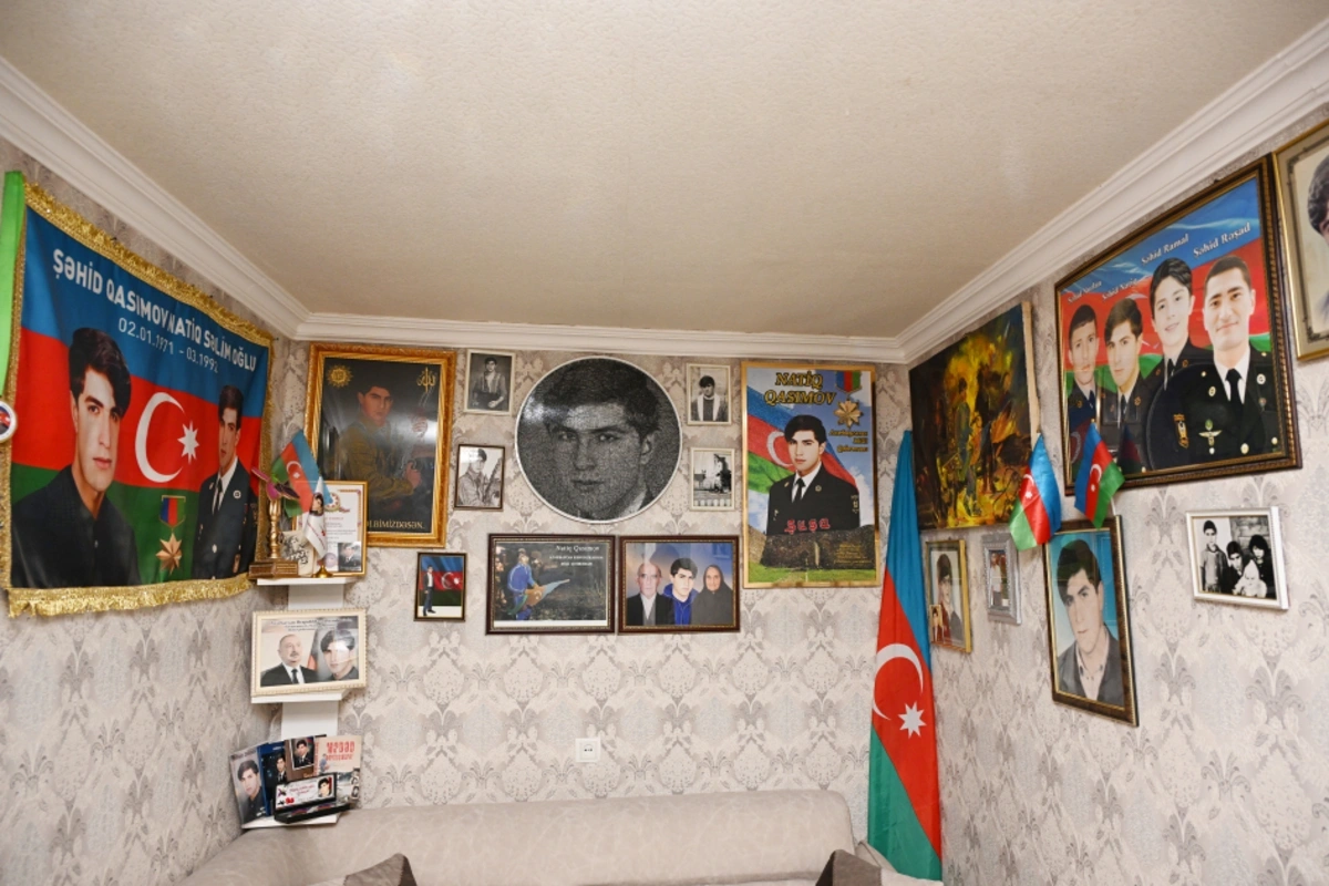 Leyla Əliyeva və Alyona Əliyeva Gəncə Memorial Kompleksini və Milli Qəhrəman Natiq Qasımovun ailəsini ziyarət ediblər - FOTO
