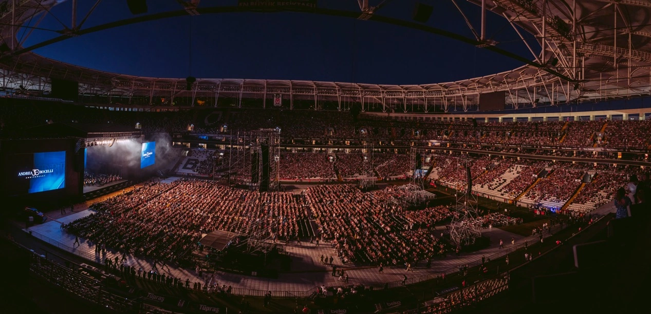 Bir gecədə iki möhtəşəm konsert, bir şəhər: İstanbul 140 mindən çox sənətsevəri bir araya gətirdi
