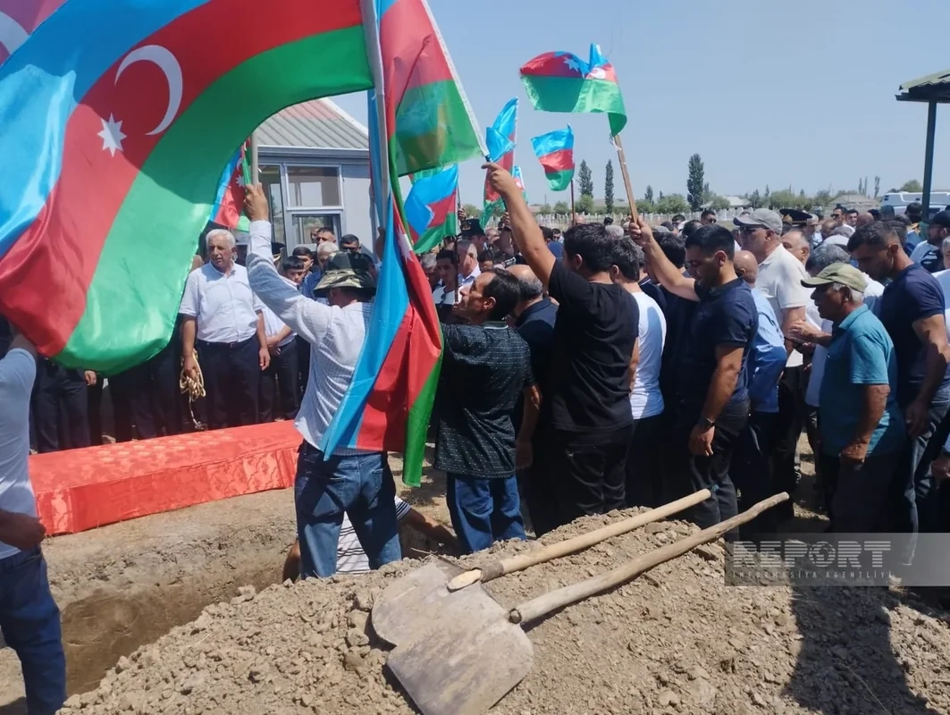 Neftçalada Birinci Qarabağ müharibəsinin itkin-şəhidi Sərdar İsmayılov dəfn edilib - FOTO