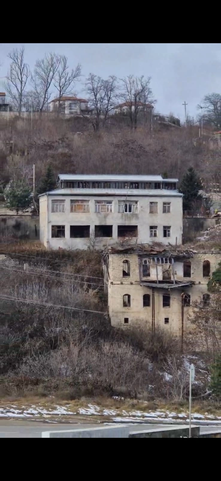 “Atam Şuşadakı evimizi teatra vermək istəyirdi, üzünü qala divarlarına sürtərək “Sənsiz”-i oxudu” - FOTO+ÖZƏL