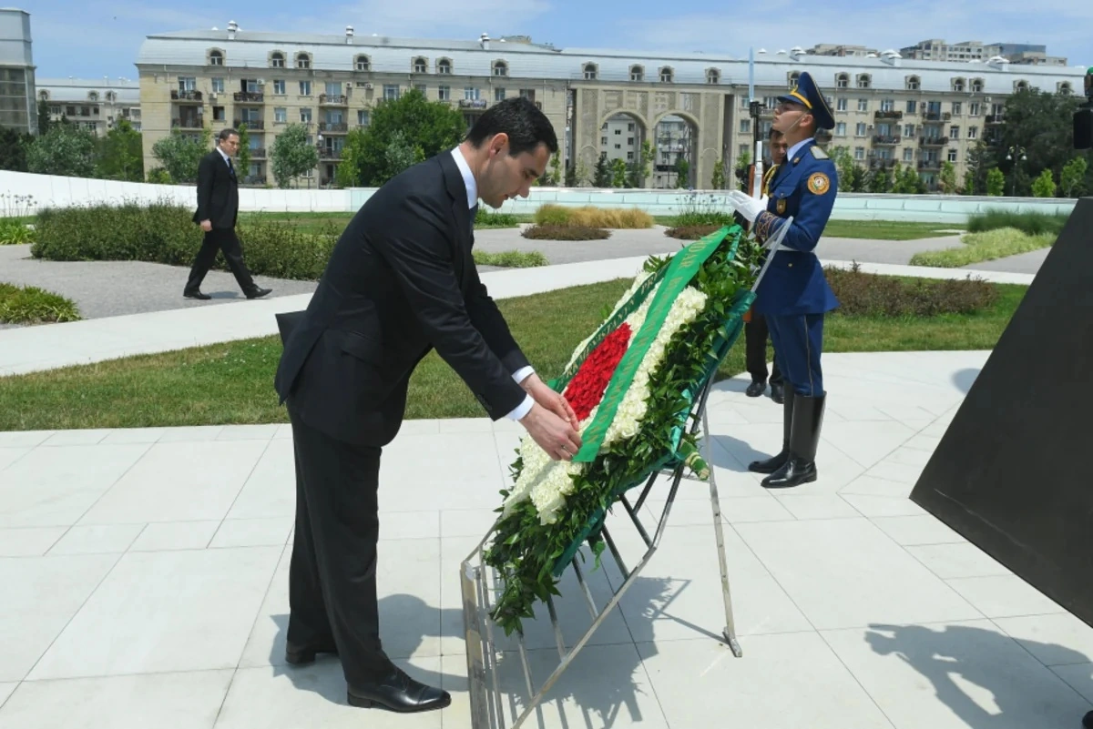 Türkmənistan prezidenti Zəfər parkını ziyarət etdi - FOTO