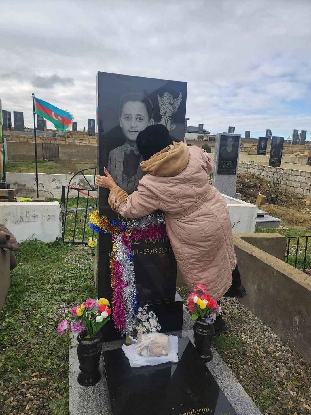 "Dostların böyüyür, atan qocalır, təkcə sənin yaşın 10 qalır" - FOTO