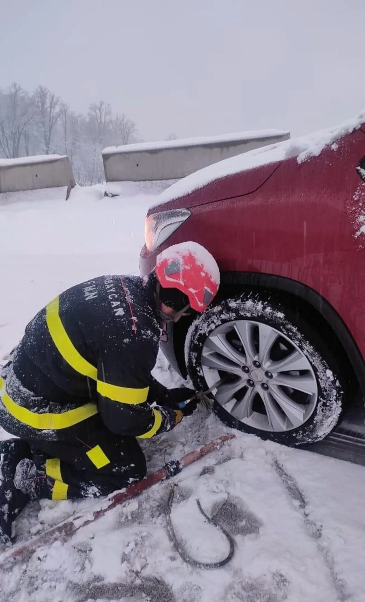 Xocalıda yollar buz bağladı: Vətəndaşlar köməksiz vəziyyətdə qaldı - FOTO/VİDEO