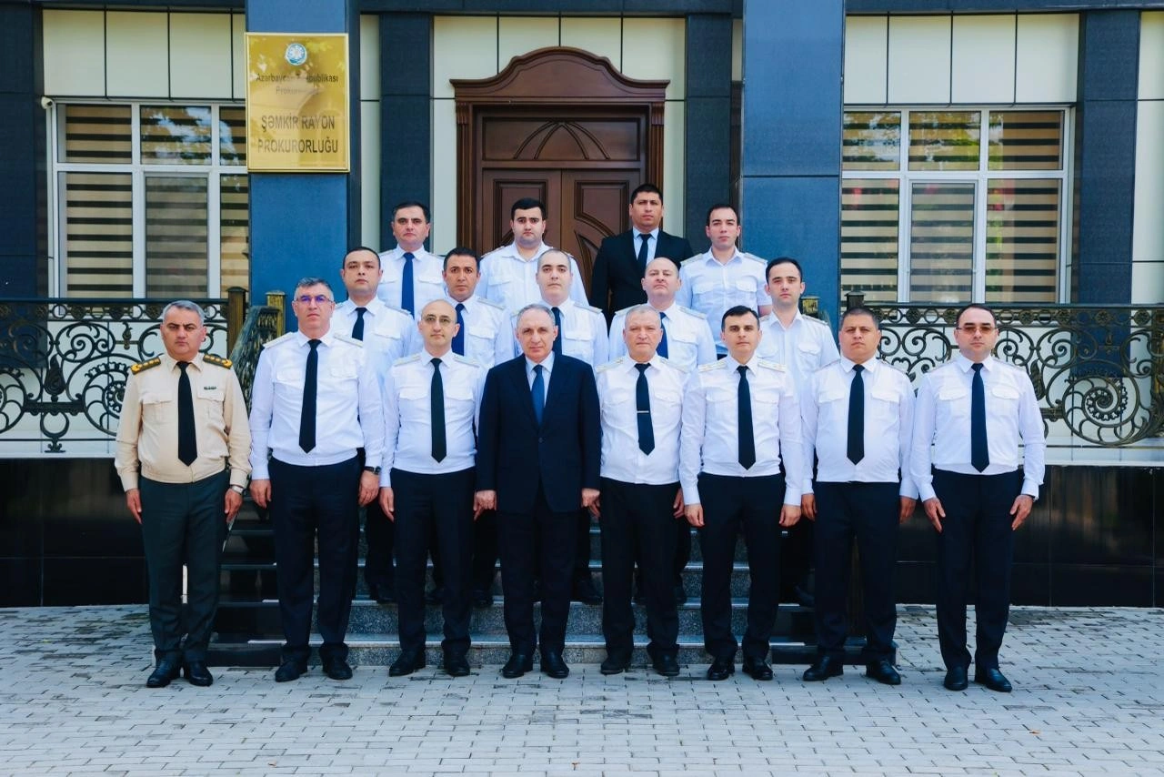 Baş prokuror Şəmkirdə vətəndaşları qəbul etdi - FOTO