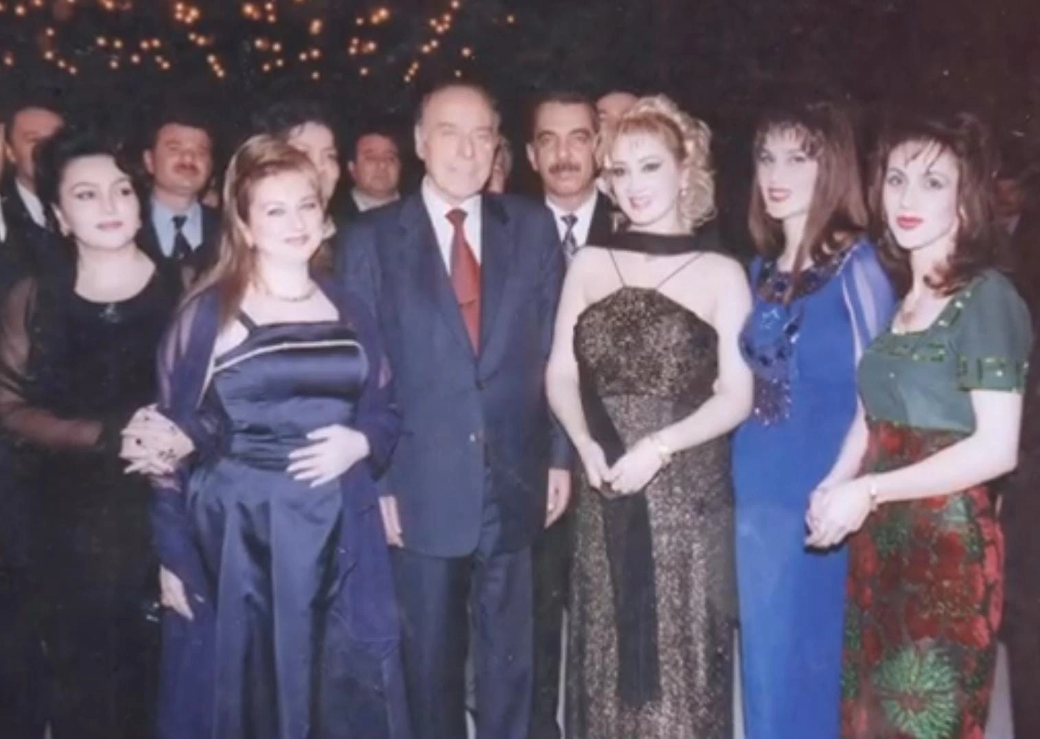 “Rayondakı toyu yarımçıq qoyub tamaşaya gədim, yerdən qolbağımı götürüb dedi ki..” - Heydər Əliyevi belə xatırladı - FOTO+ÖZƏL