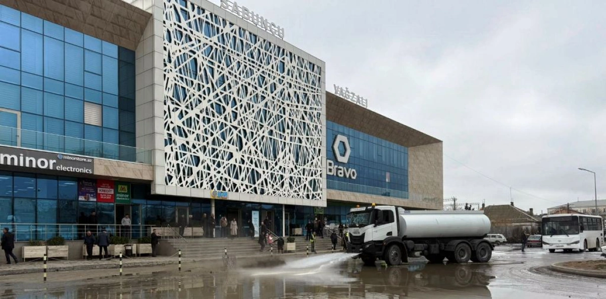 Güclü yağışdan sonra paytaxtda genişmiqyaslı daxili iməclik keçirilib - FOTOLAR