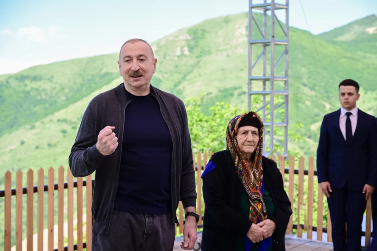 İlham Əliyev Şuşanın Böyük Qaladərəsi kəndində - FOTOLAR