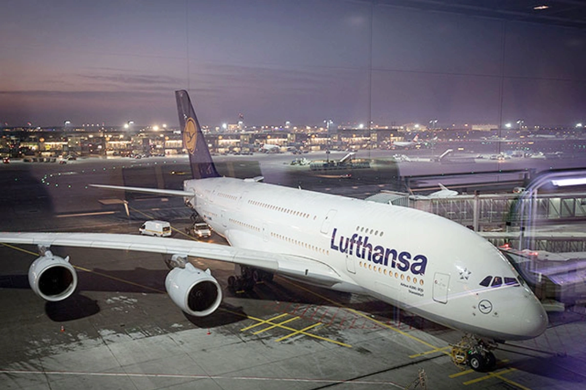 KİV: "Lufthansa" əməkdaşlarını İsraili tərk etməyə çağırıb
