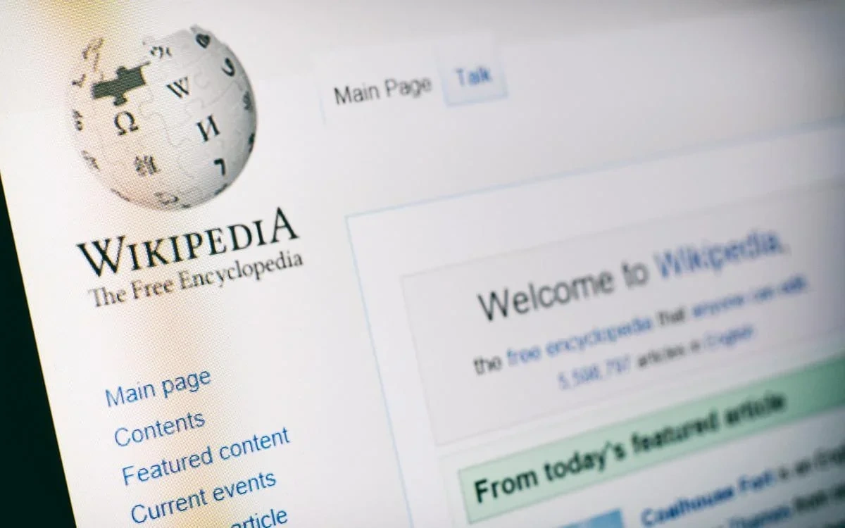 "Vikipediya" süni intellektlə yazılmış məqalələrin dərcini qadağan etdi