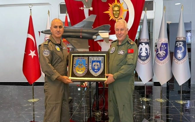 Azərbaycan və Türkiyə arasında hərbi aviasiya sahəsində əməkdaşlığın mövcud vəziyyəti müzakirə edilib - FOTO