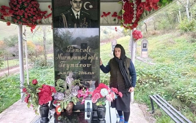 Milli Qəhrəman Pəncəli Teymurovun məzarı 100 metrlik bayraqla ziyarət edildi - FOTOLAR