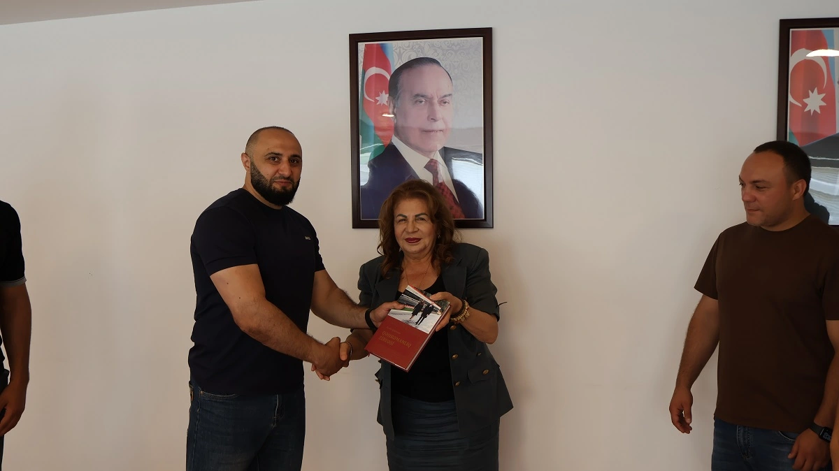 “Modern İnkişaf və Ailə” İctimai Birliyinin sədri Zərifə Quliyevə Tailandda  yola düşən idmançılarla görüşüb