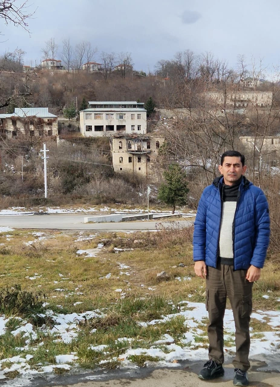 “Atam Şuşadakı evimizi teatra vermək istəyirdi, üzünü qala divarlarına sürtərək “Sənsiz”-i oxudu” - FOTO+ÖZƏL