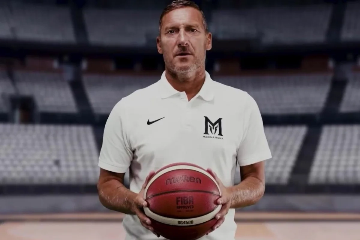 Totti futbolu basketbola dəyişdi