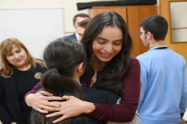 Leyla Əliyeva, Arzu Əliyeva və Alena Əliyeva Bakı şəhəri 5 nömrəli internat tipli xüsusi ümumtəhsil məktəbində olublar - FOTO
