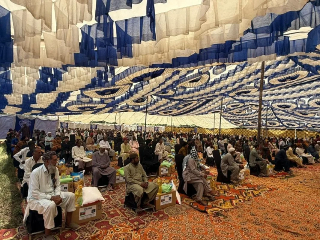 Azərbaycan Pakistana humanitar yardım göstərib - FOTO