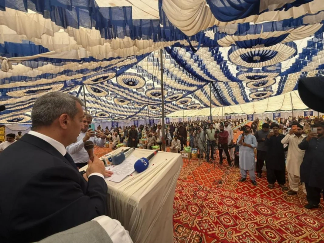 Azərbaycan Pakistana humanitar yardım göstərib - FOTO