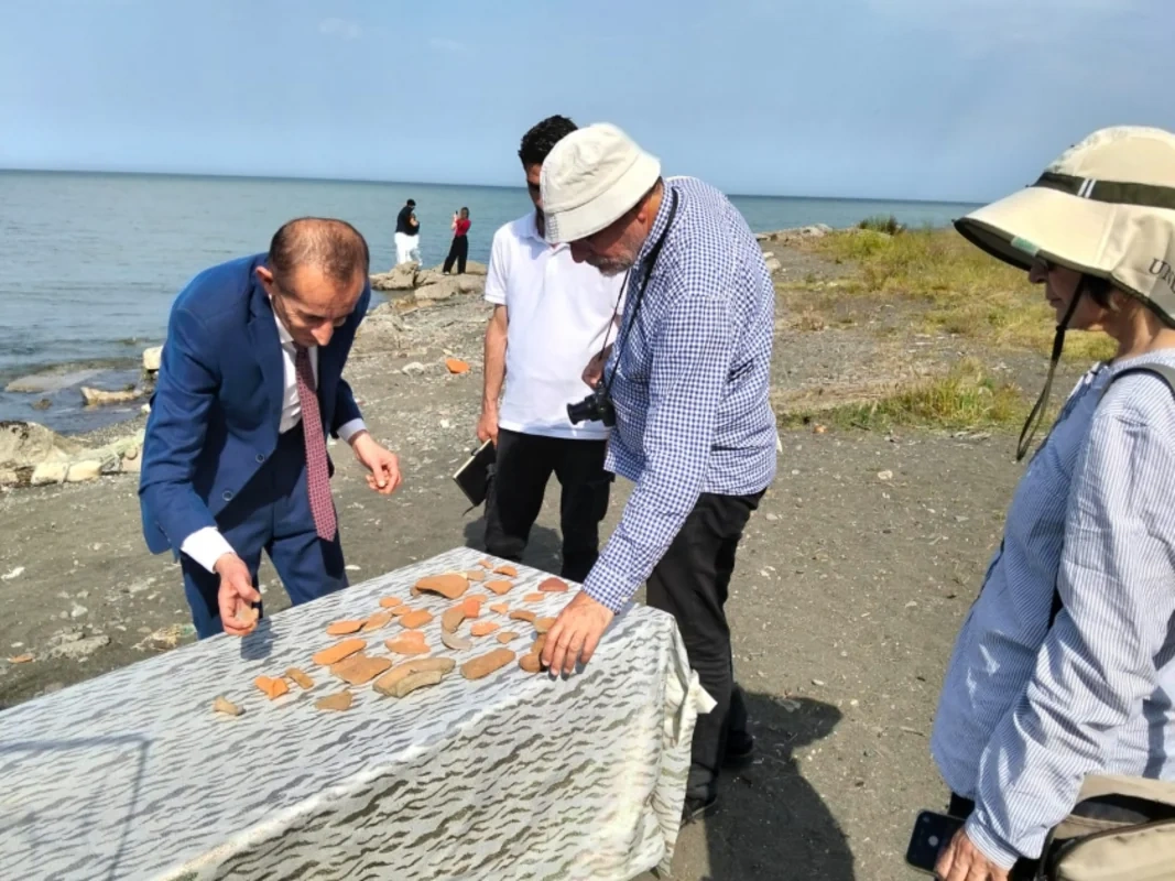 Xəzərin Lənkəran sahillərində orta əsrlərə aid yaşayış məskəni aşkarlandı - FOTO
